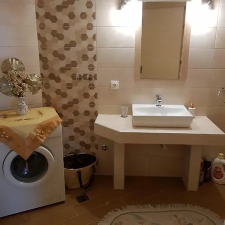 Tanias House Siatista