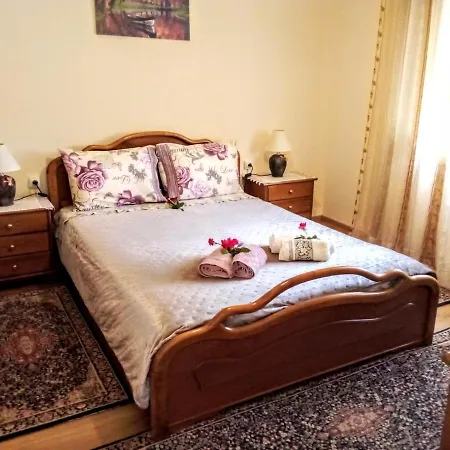 Tanias House Apartman *