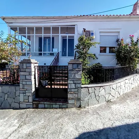 Tanias House * Sziátiszta